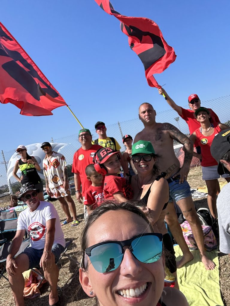2023-misano-tifosi-amici-festa (3)