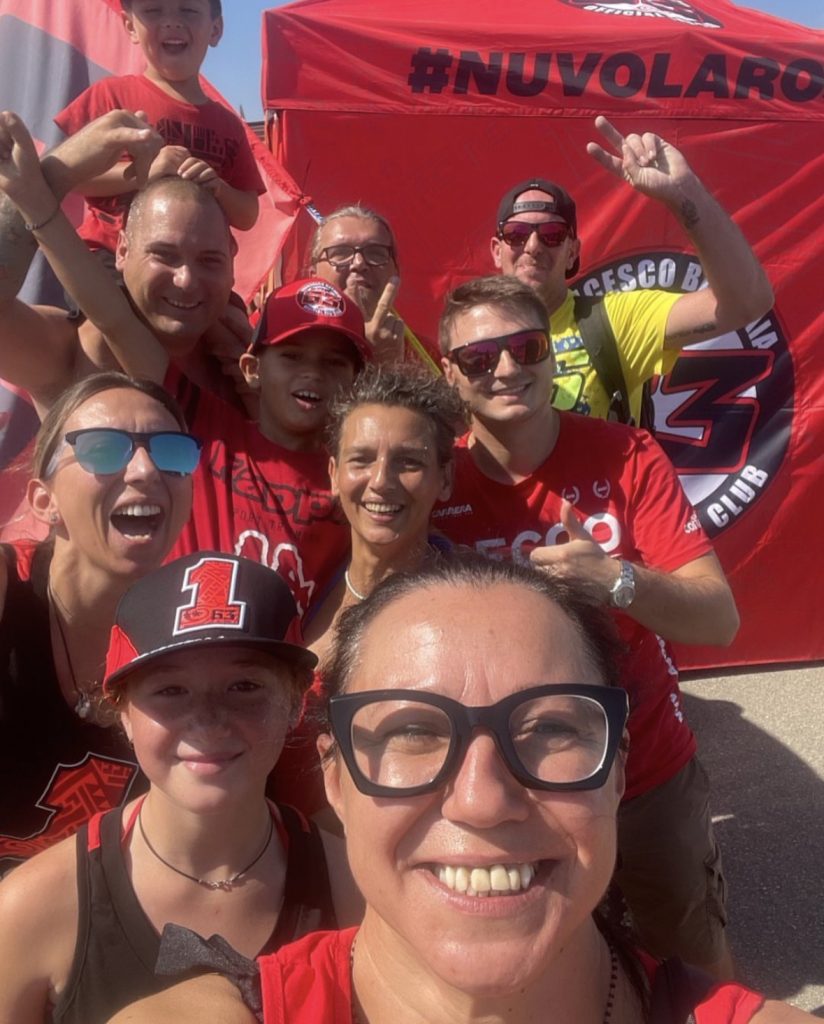 2023-misano-tifosi-amici-festa (6)